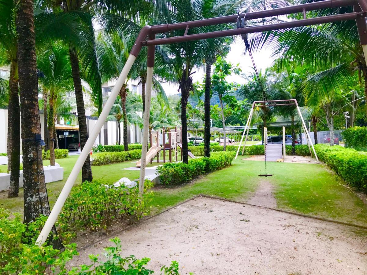 By The Beach - Luxury 2 Bedrooms Family Suite บาตูเฟอริงกี ภายนอก รูปภาพ