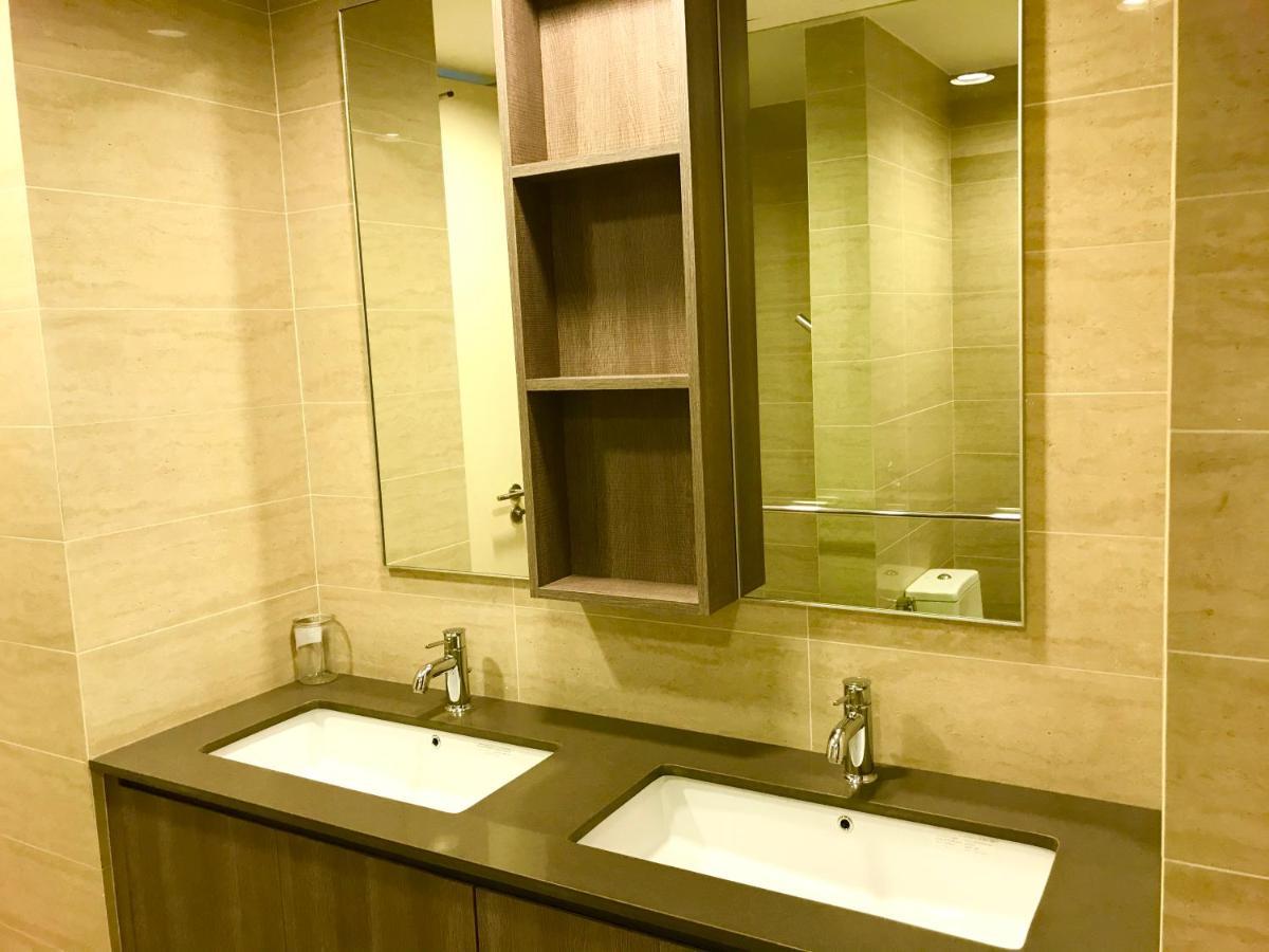 By The Beach - Luxury 2 Bedrooms Family Suite บาตูเฟอริงกี ภายนอก รูปภาพ