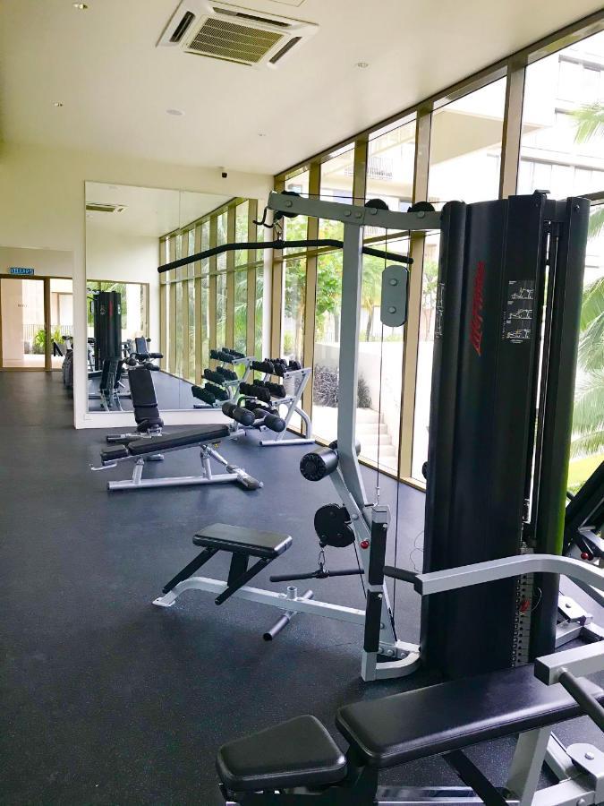 By The Beach - Luxury 2 Bedrooms Family Suite บาตูเฟอริงกี ภายนอก รูปภาพ