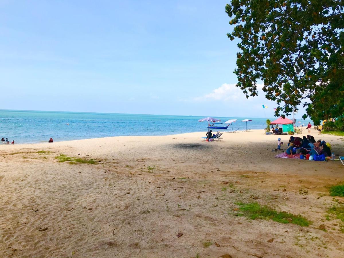 By The Beach - Luxury 2 Bedrooms Family Suite บาตูเฟอริงกี ภายนอก รูปภาพ